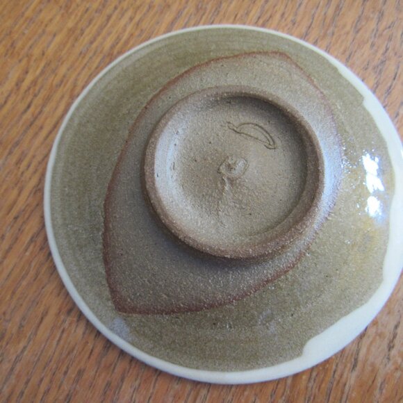 Vintage Small Leave Pottery Dish - Picture 3 of 3